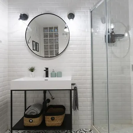 Magnificent Flat With Spectacular Views In Graca 아파트 리스본