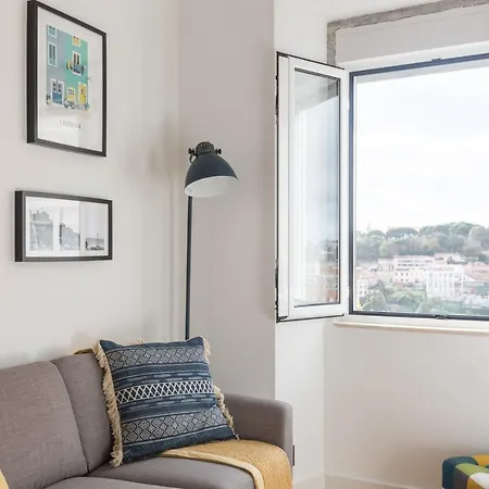 아파트 Panoramic Graca Duplex With Castle And River Views By Nestatlisbon *
