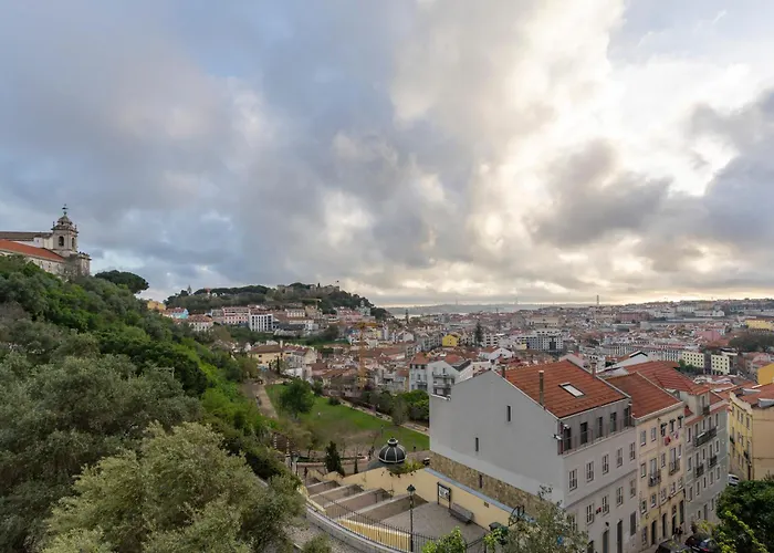 Magnificent Flat With Spectacular Views In Graça Lisboa