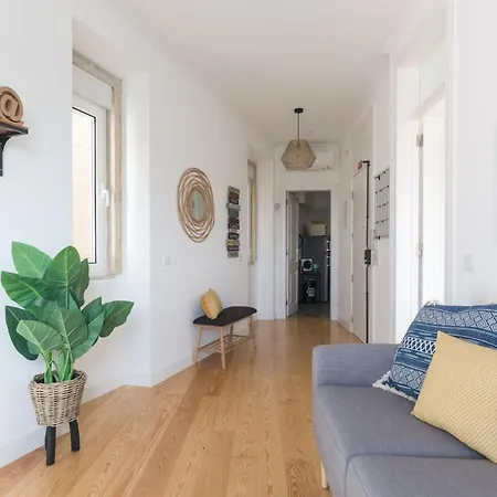 Apartament Panoramic Graca Duplex With Castle And River Views By Nestatlisbon