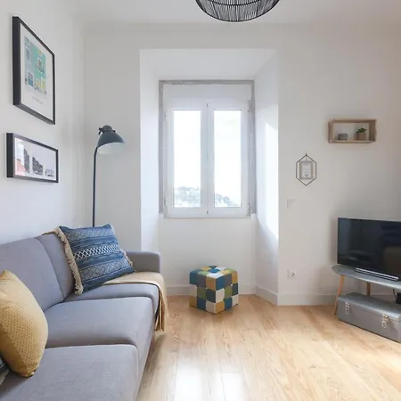 Apartament Panoramic Graca Duplex With Castle And River Views By Nestatlisbon *